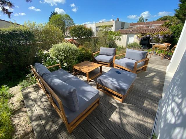 Maison Centre Ville Avec Jardin , Terrasse, Et Garage Velos La Rochelle  Extérieur photo